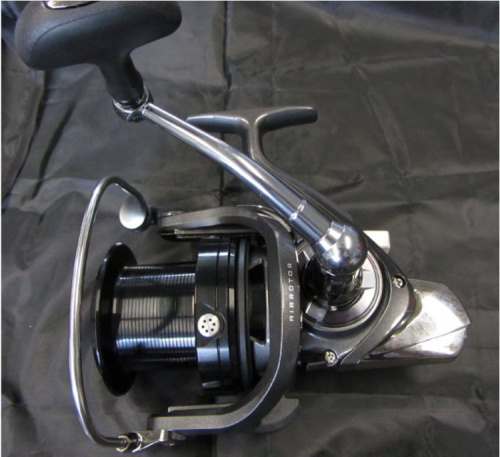 Катушка безынерционная Daiwa Emblem 5500QDA + запасная шпуля 10158-550RU фото 2