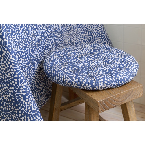 Подушка на стул круглая темно-синего цвета с принтом Спелая Смородина из коллекции scandinavian touch, 40 см фото 2